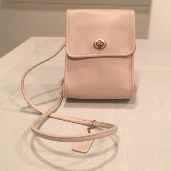 Coach Handbags - Light tan Coach crossbody bag